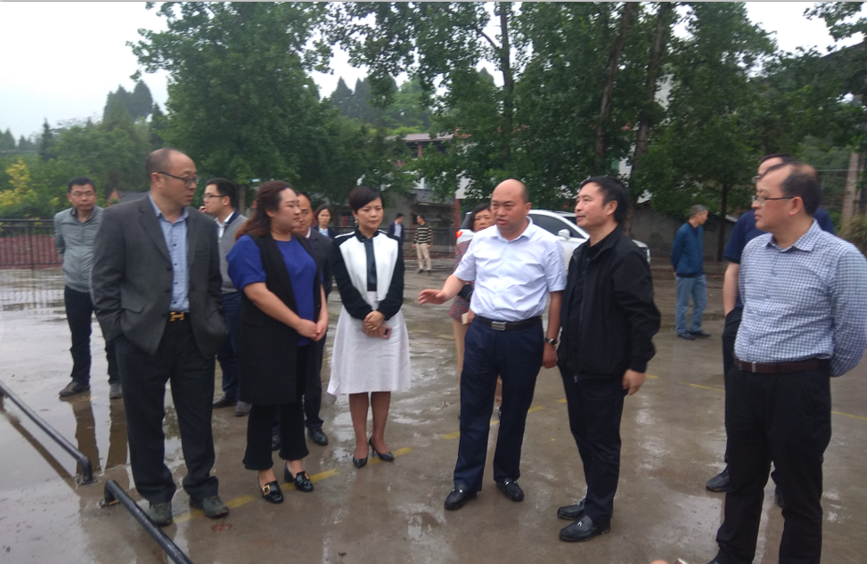 川威集團(tuán)董事長(zhǎng)王勁一行考察仁壽縣(圖2) 川威集團(tuán)董事長(zhǎng)王勁一行考察仁壽縣(圖2)