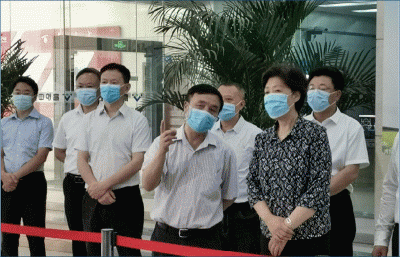 省委常委、統(tǒng)戰(zhàn)部長(zhǎng)、省總工會(huì)主席田向利調(diào)研川威連界基地并慰問(wèn)一線員工