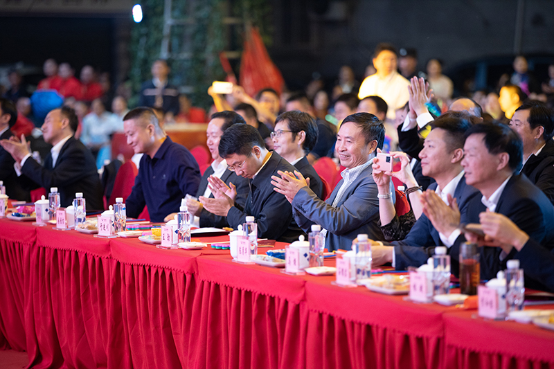 集團(tuán)公司舉行2020迎中秋慶國(guó)慶文藝晚會(huì)(圖1)
