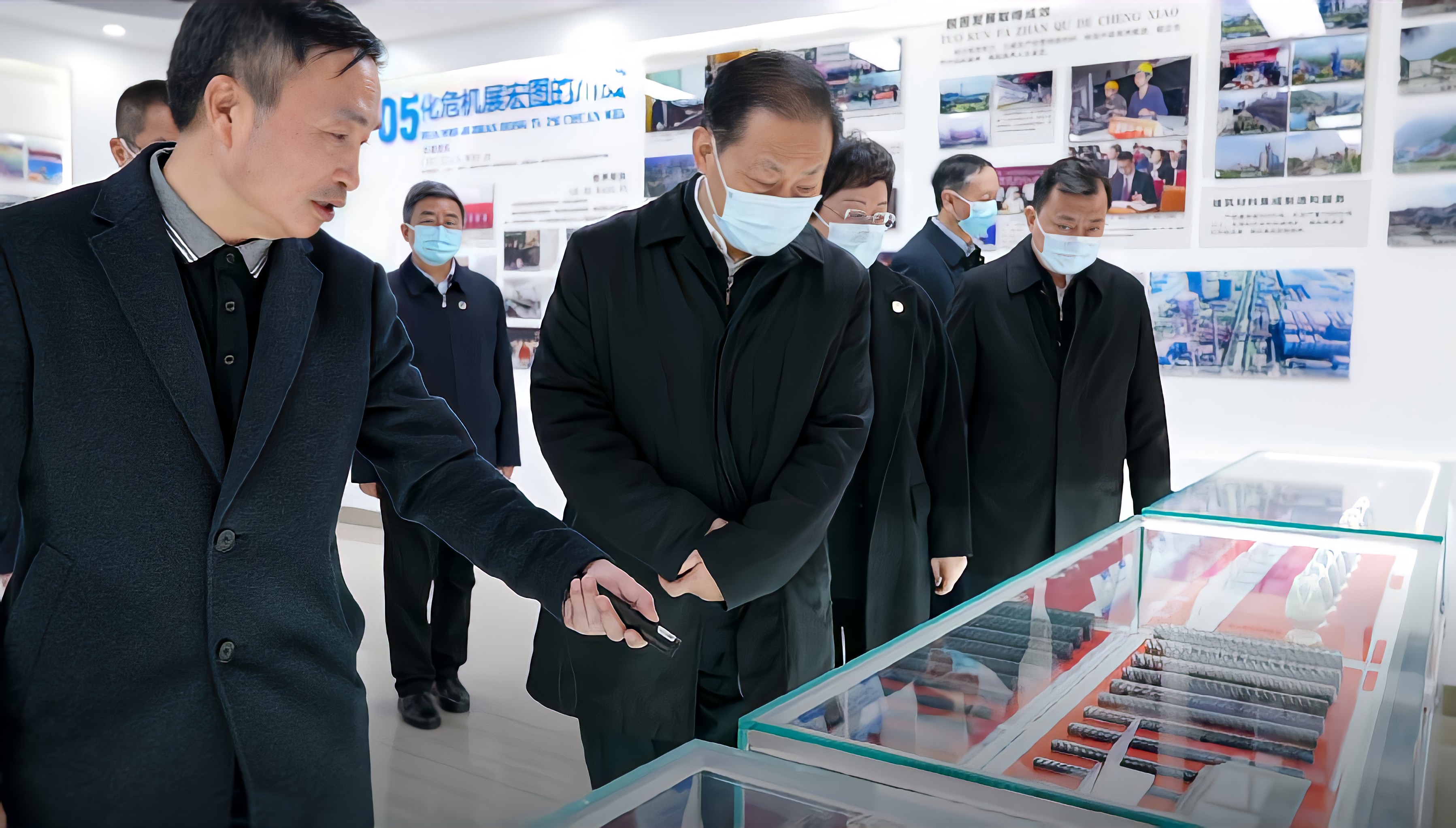 省委書記彭清華蒞臨川威視察調研(圖3) 省委書記彭清華蒞臨川威視察調研(圖3)