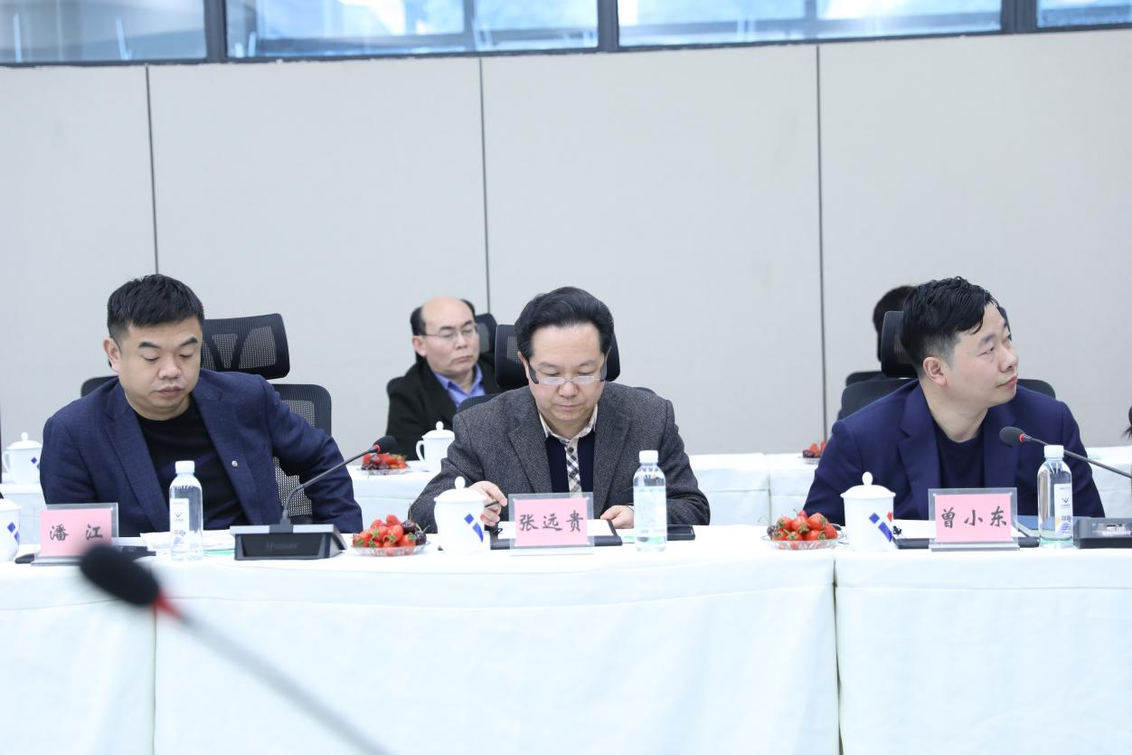 省冶金地質(zhì)勘查院侯院長一行蒞臨川威集團連界基地考察交流(圖3) 省冶金地質(zhì)勘查院侯院長一行蒞臨川威集團連界基地考察交流(圖3)