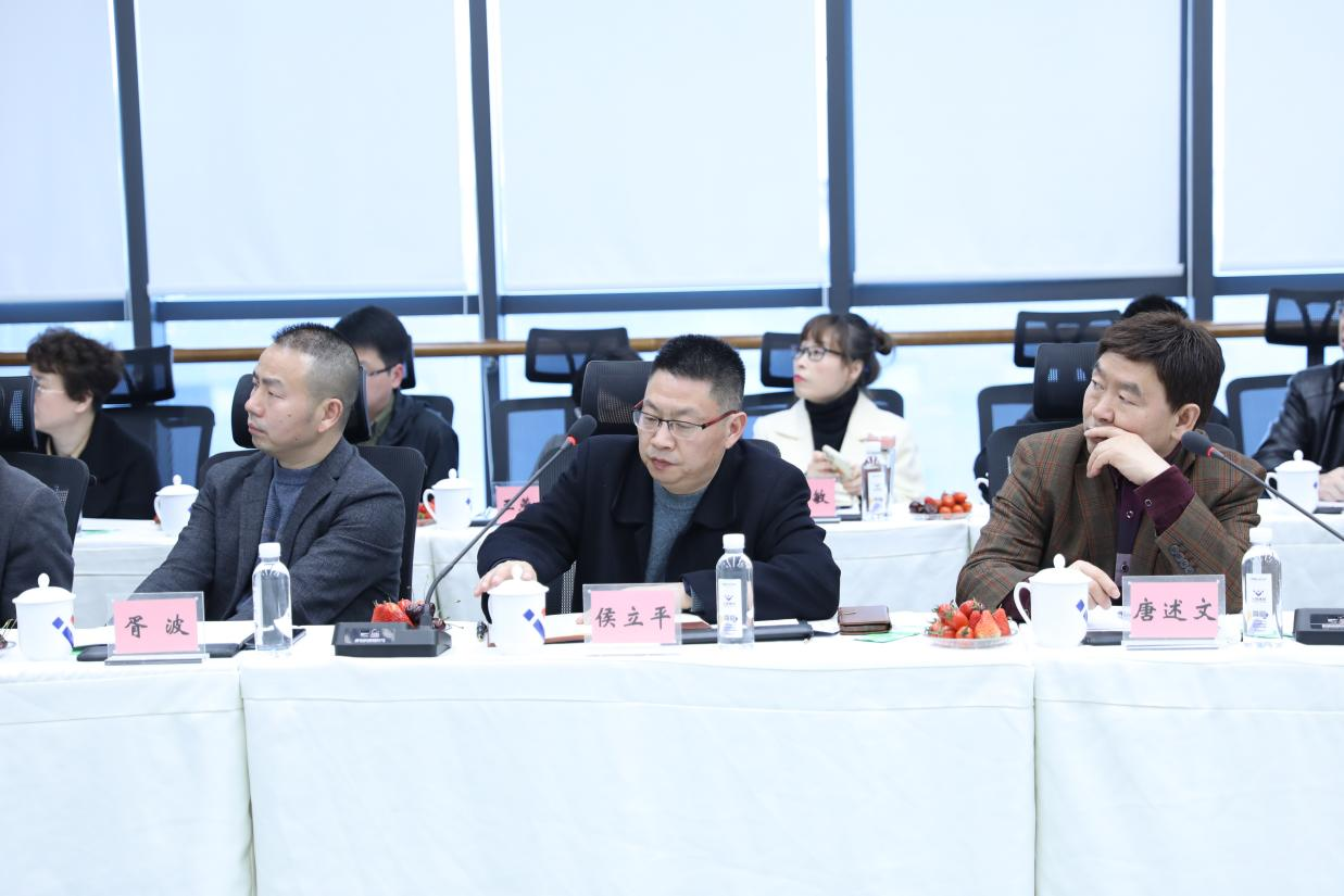 省冶金地質(zhì)勘查院侯院長一行蒞臨川威集團連界基地考察交流(圖4) 省冶金地質(zhì)勘查院侯院長一行蒞臨川威集團連界基地考察交流(圖4)