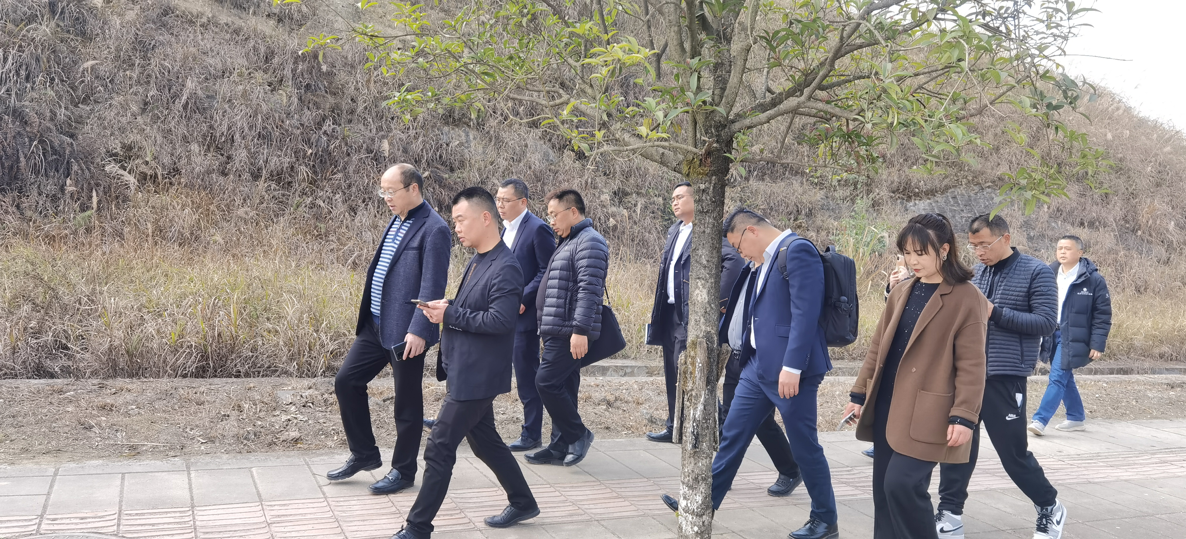 威遠(yuǎn)縣經(jīng)開(kāi)區(qū)、眾心樂(lè)公司組織召開(kāi)連界鎮(zhèn)城市規(guī)劃暨船石湖濕地公園項(xiàng)目研究會(huì)(圖3)