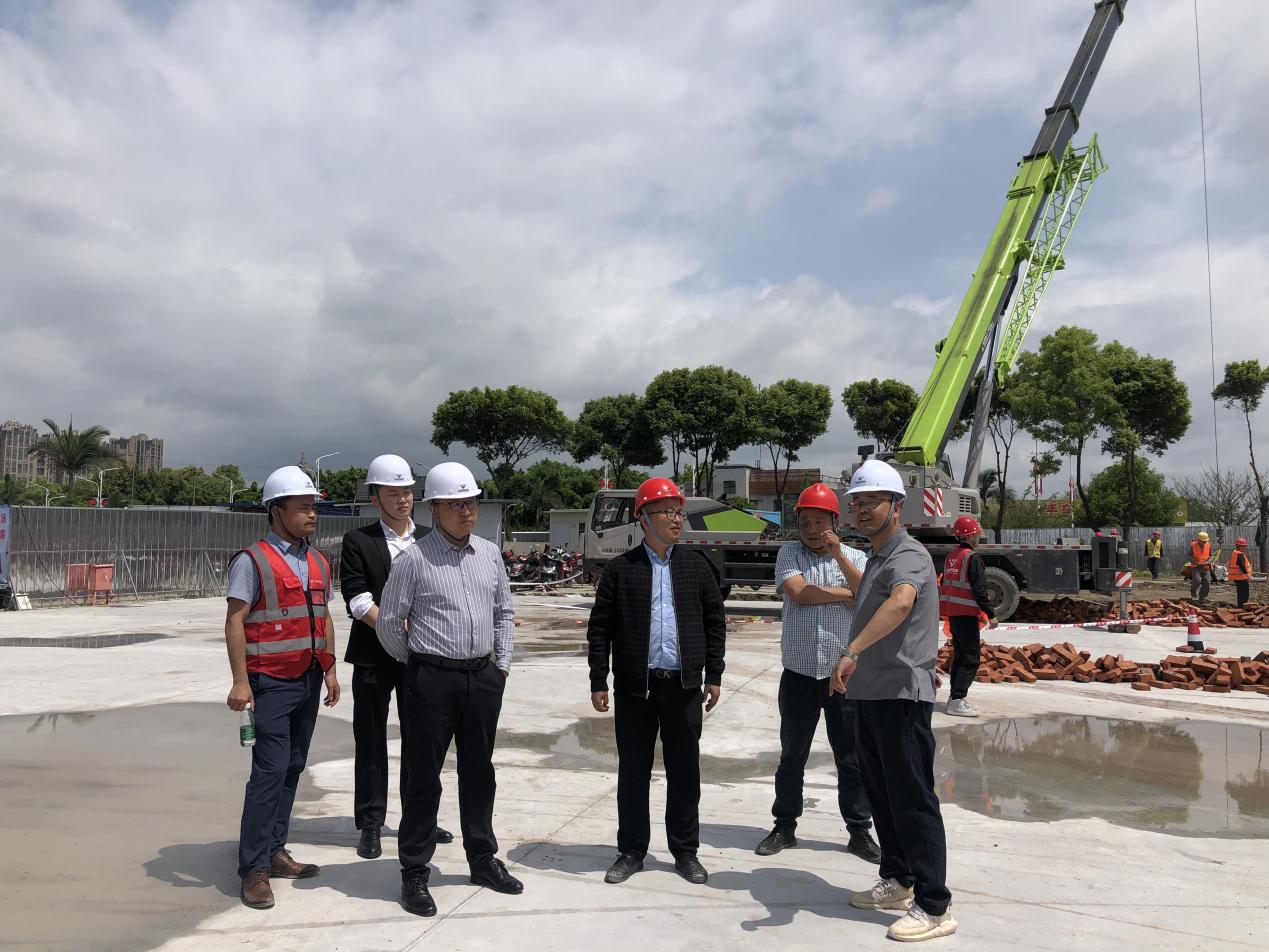 內(nèi)江市委常委蔣學東到集團承建的隆昌方艙醫(yī)院項目 調(diào)研檢查工作(圖6) 內(nèi)江市委常委蔣學東到集團承建的隆昌方艙醫(yī)院項目 調(diào)研檢查工作(圖6)
